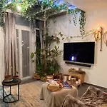 Secret Oasis In Bastille - Luxury & Serenity